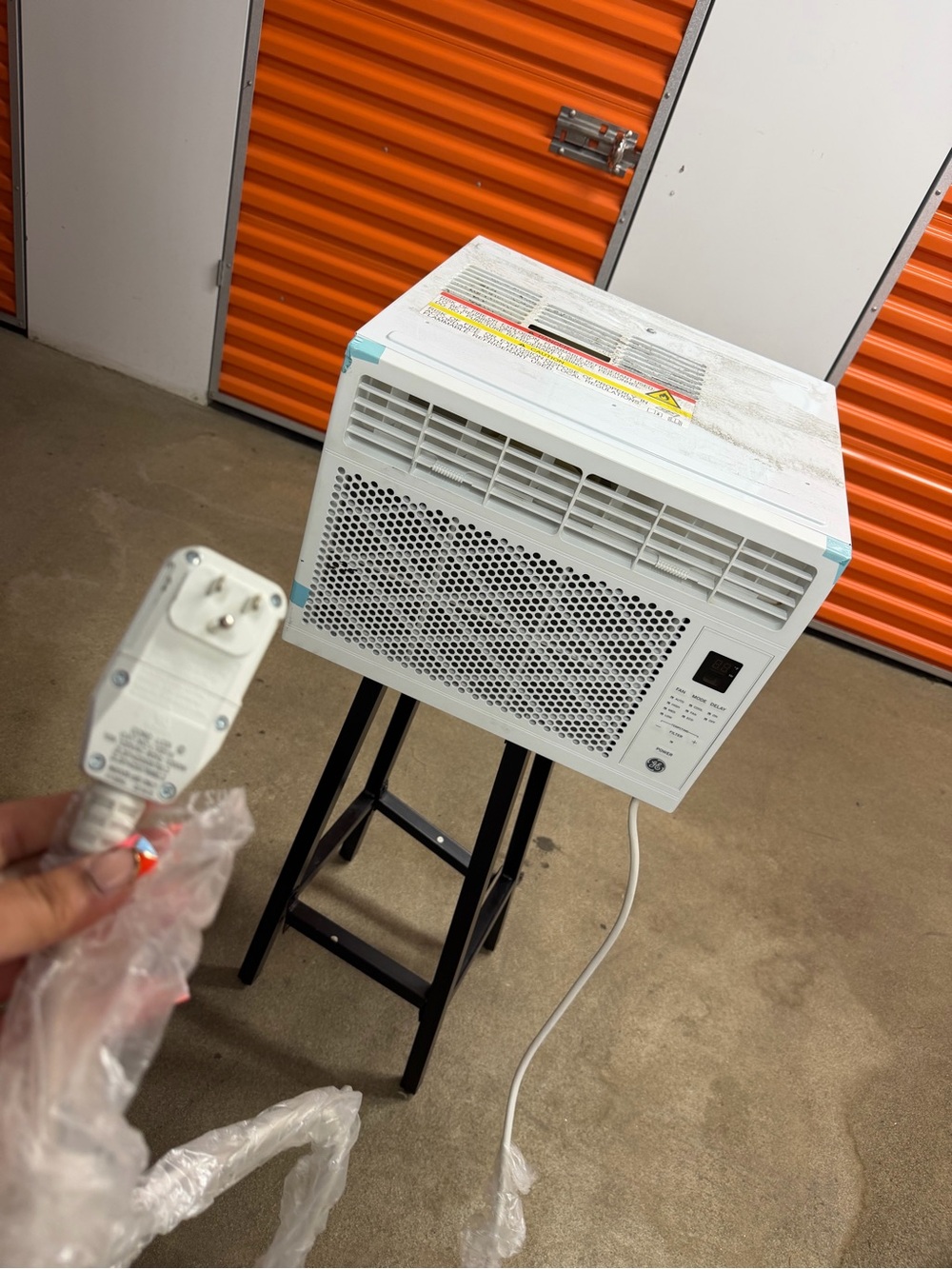 GE - White Portable Window Air Conditioner
